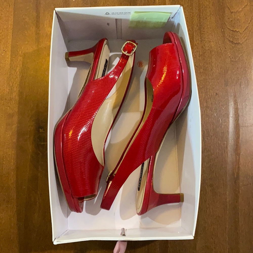 New Alex Marie Sizzling Red Sz 8